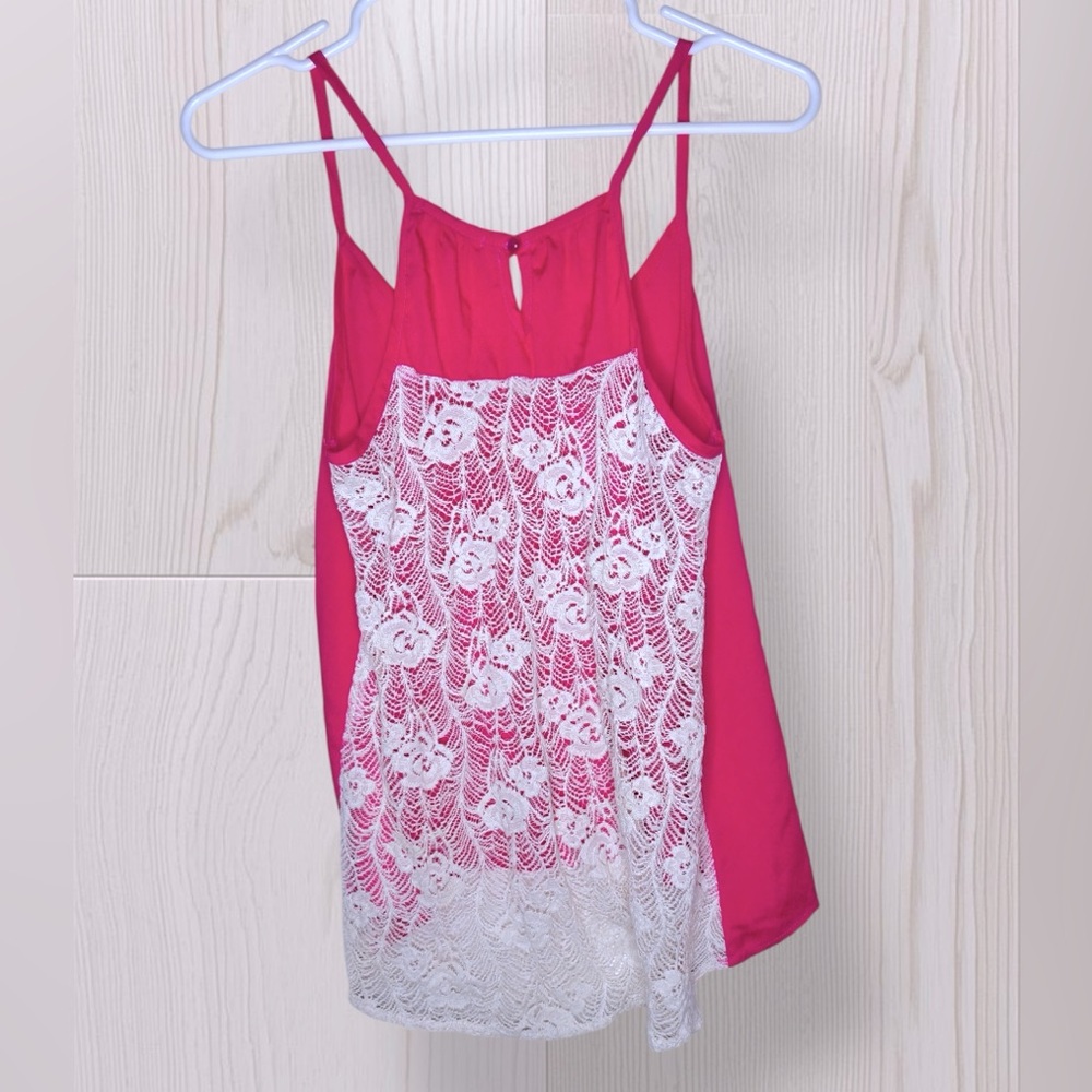 Women’s hot pink macrame tank top - Picture 4 of 8